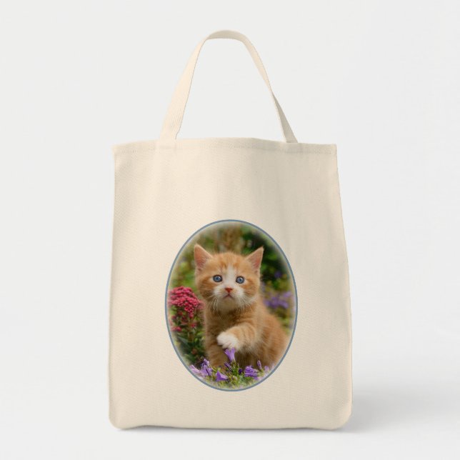 Tote Bag Cute chaton gingembre dans un jardin (Devant)