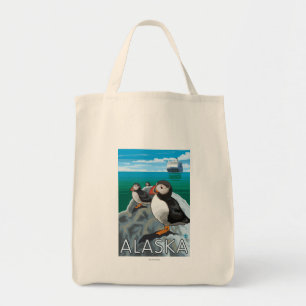 Tote Bag Des macareux regardent un bateau de croisière