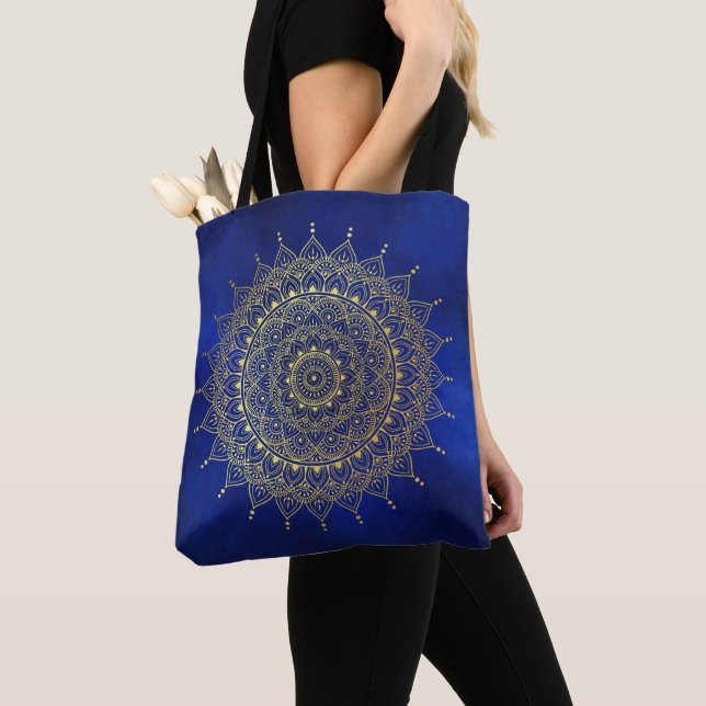 Tote Bag Elégant or sur Deep Blue Floral Henna Mandala (De près)