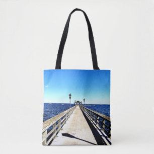 Tote Bag En Regardant Le Quai En Bas