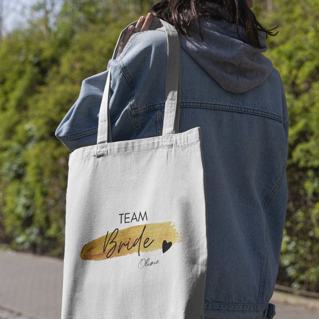 Tote Bag Équipe de la mariée chic moderne or et noir person (Personalized Gold & Black Modern Chic Team Bride Tote Bag)