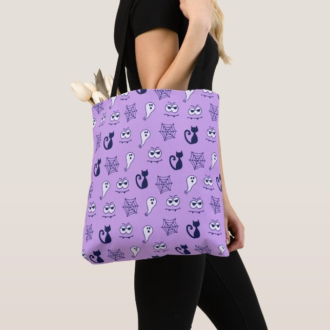 Tote Bag Fantôme, toiles d'araignées et chats noirs violet (De près)