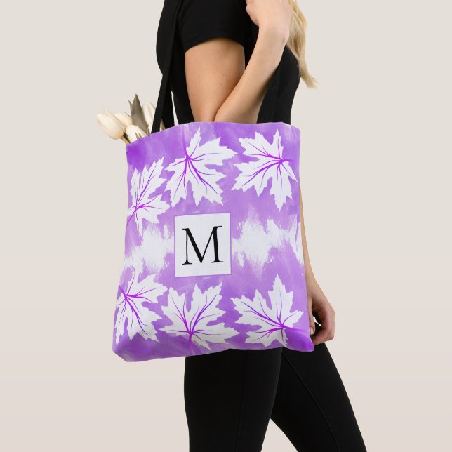 Tote Bag Feuilles d'érable et monogramme de lavage à l'aqua (De près)