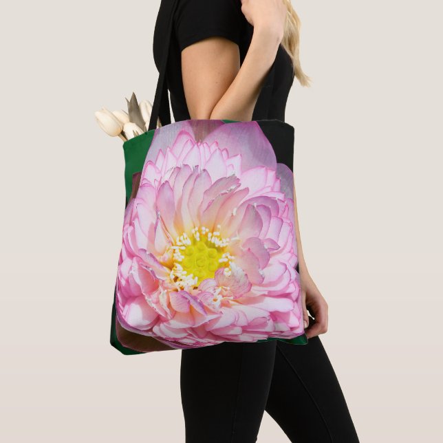 Tote Bag Floating Serenity: The Lotuses of Ninh Binh, Vietn (De près)
