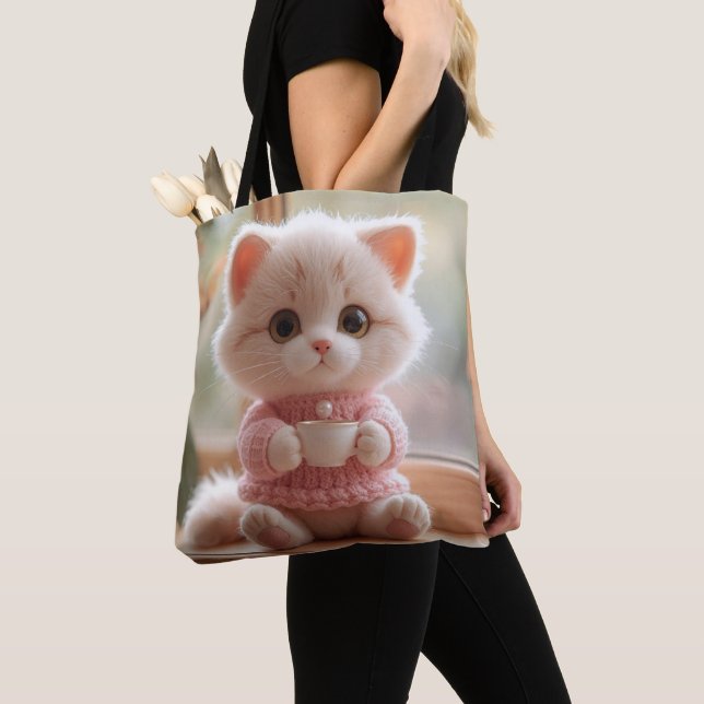 Tote Bag Fluffy Pink Kitten Drinking Tea Cat with Sweater (De près)