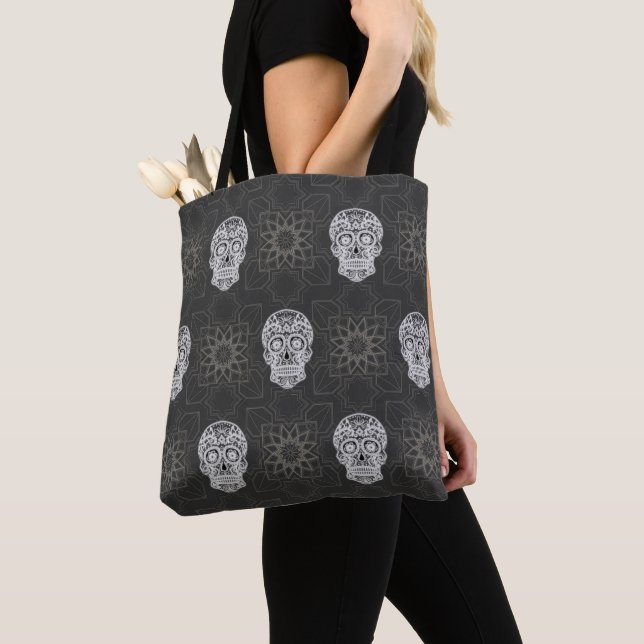 Tote Bag Gothique crâne de sucre et Motif géométrique gris (De près)