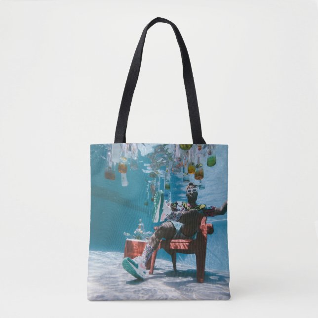 Tote Bag Homme assis sur une chaise sous l'eau avec botte f (Devant)