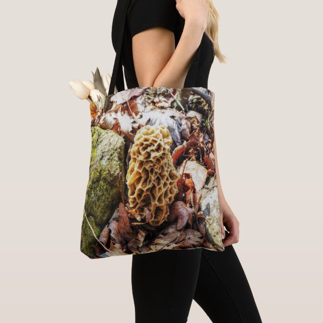 Tote Bag Le champignon Morel dans la nature (De près)