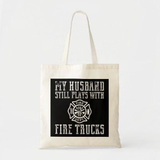 Tote Bag Le mari du pompier joue avec des camions de pompie