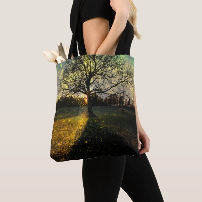 Tote Bag Les lucioles magiques paysage onirique (De près)