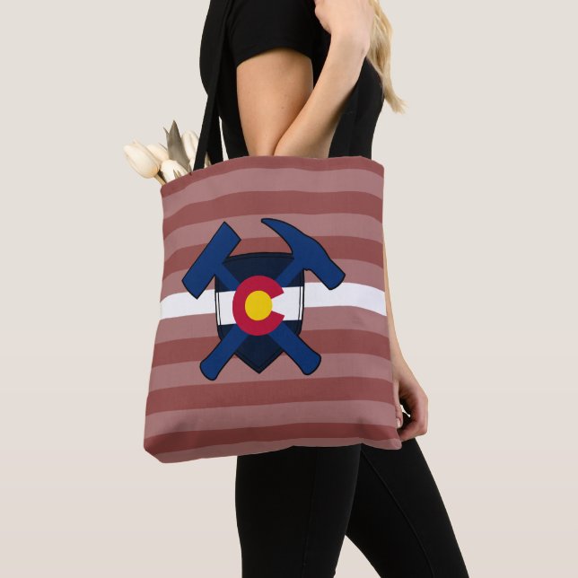 Tote Bag Logo du marteau de rock du géologue et du drapeau  (De près)