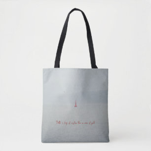 Tote Bag Mer d'hiver calme et phare rouge