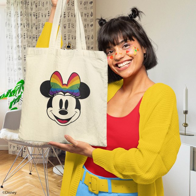 Tote Bag Minnie Souris Portant Rainbow Bow (Person carrying tote bag)