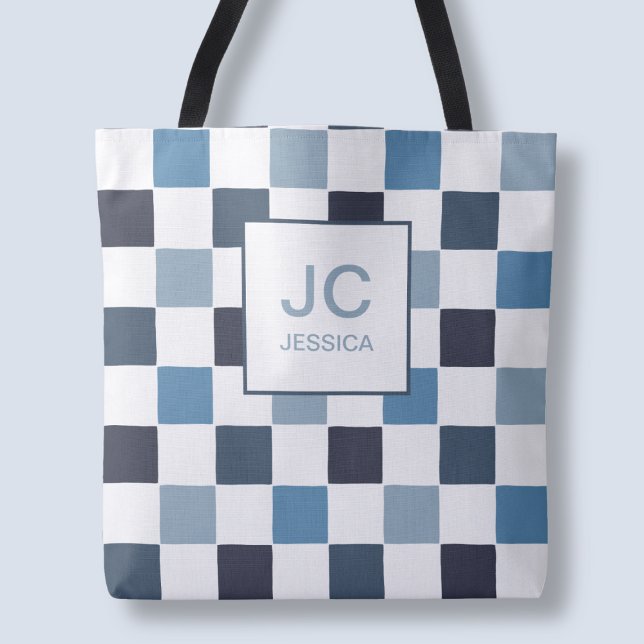 Tote Bag Monogramme À damiers Bleu Moderne Simple Incitants (Monogram Checkered Blue Modern Simple Initals Chic Tote Bag)