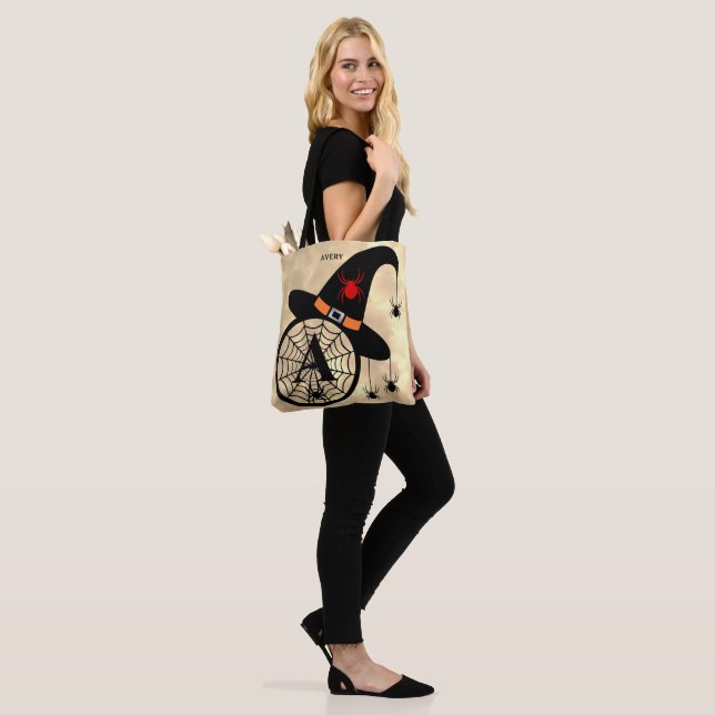 Tote Bag Monogramme A Halloween Sky Witch Ariders Nom (Sur le modèle)