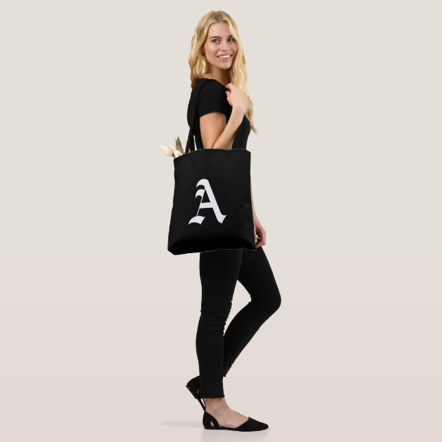 Tote Bag monogramme blanc A sur noir (Sur le modèle)