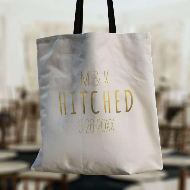 Tote Bag Monogramme de mariée et de chambre Hitched Mariage (Add your initials and wedding date to this HITCHED wedding tote bag)