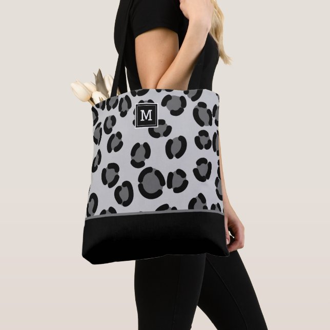 Tote Bag Motif léopard noir et gris avec Monogramme (De près)