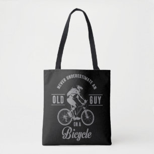 Tote Bag Ne sous-estimez jamais un vieil homme sur Mountain