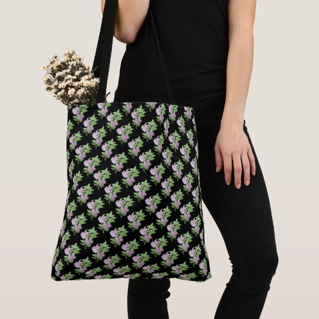 Tote Bag noir avec fleurs roses et feuilles florales (De près)
