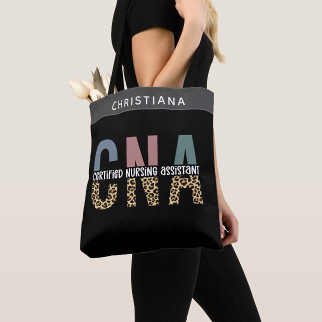 Tote Bag Nom personnalisé Adjoint en soins infirmiers certi (De près)
