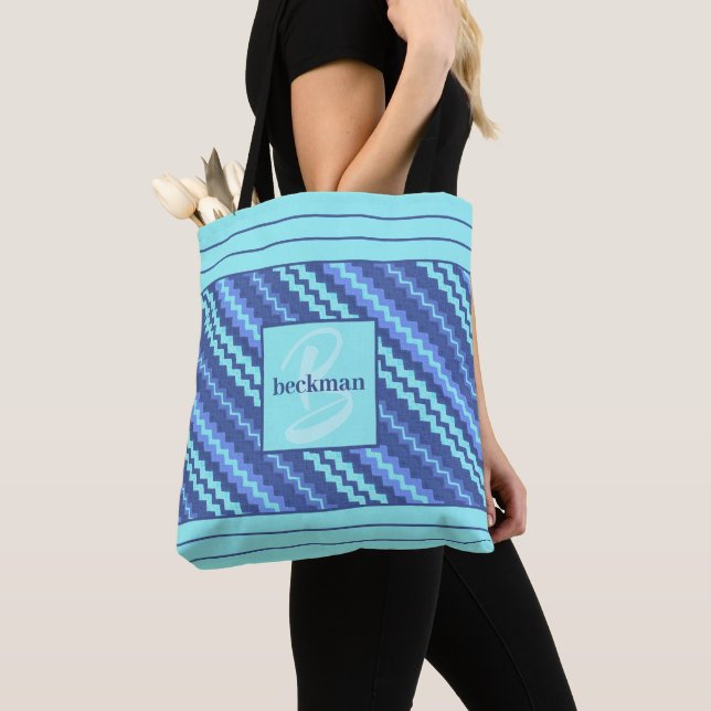 Tote Bag Nuances de bleu monogrammé (De près)