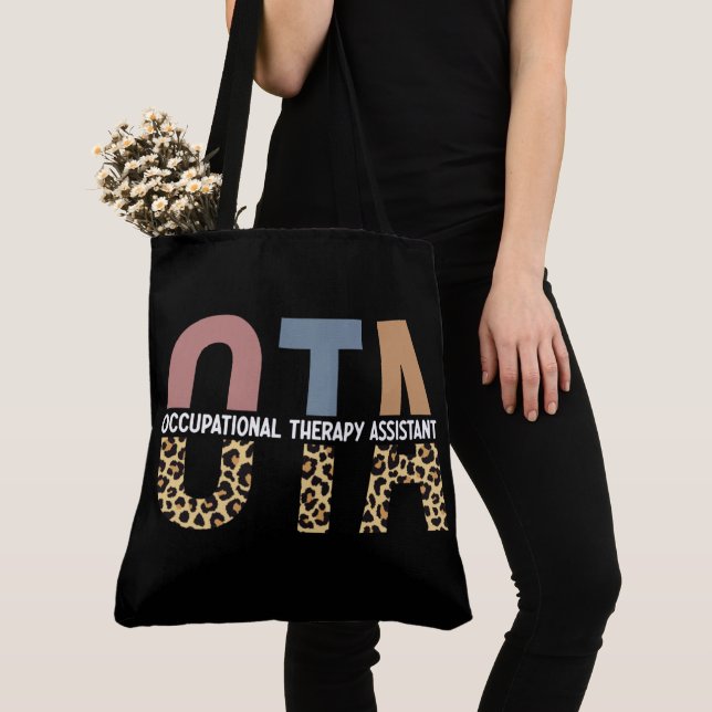 Tote Bag Offre d'aide en ergothérapie de l'OTA (De près)