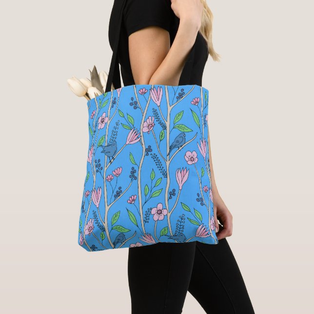 Tote Bag Oiseaux bleus et fleurs roses (De près)