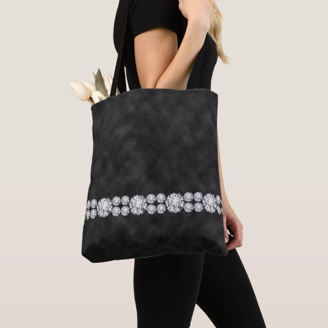 TOTE BAG OMBRE NOIR AVEC CHAÎNES DE REGARDE DIAMOND PIERRES (De près)
