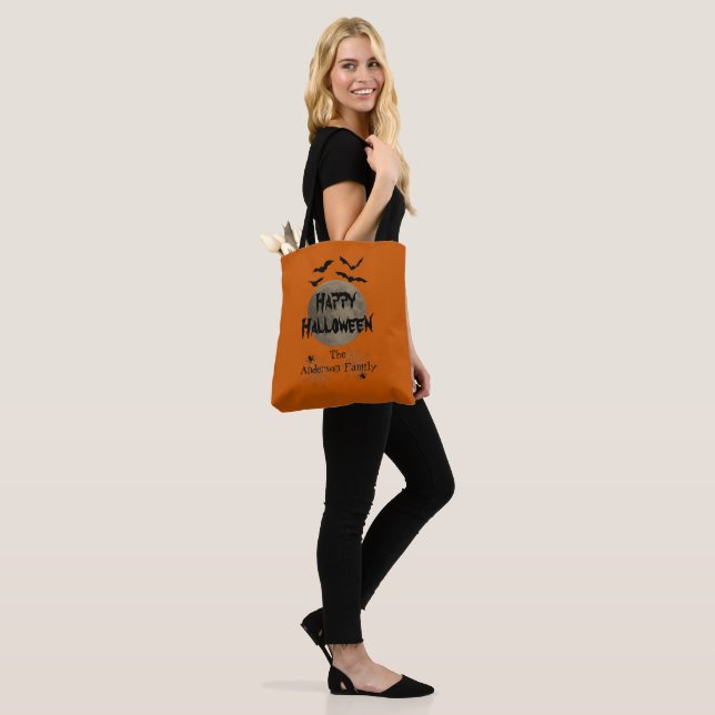 Tote Bag Orange et Noir Éffrayant Typographie Joyeux Hallow (Sur le modèle)