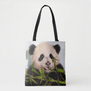 Tote Bag Panda géant penché contre le mur
