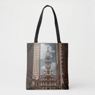 TOTE BAG PERSONNES MARCHANT DANS LA RUE PRÈS DES BÂTIMENTS 