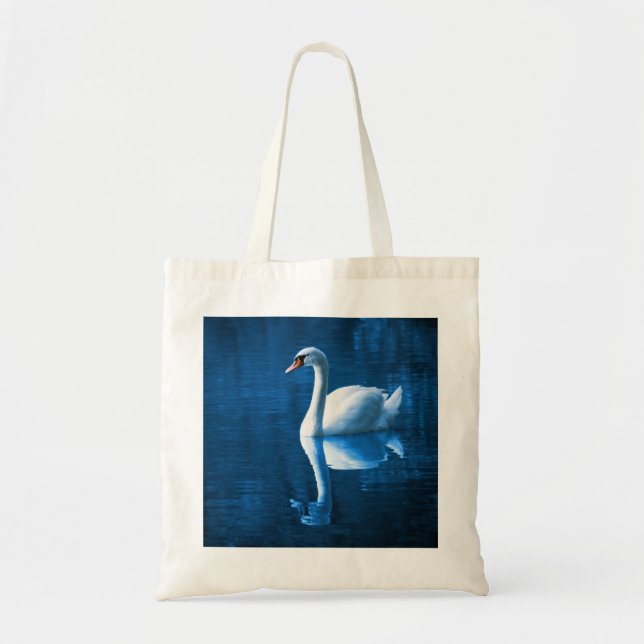 Tote Bag Pretty white swan floating on blue lake (Devant)