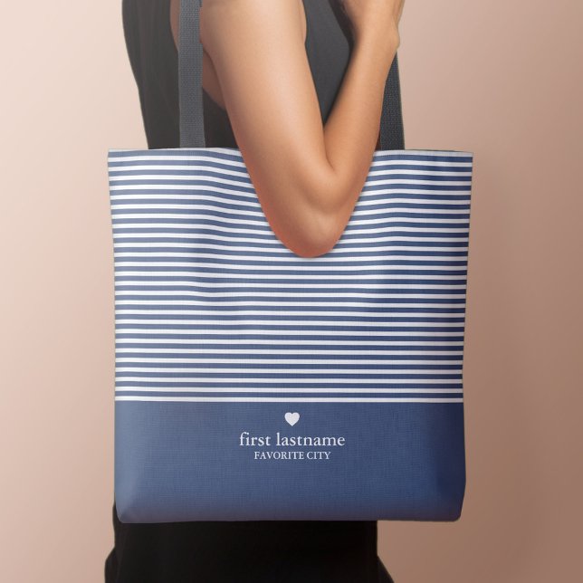 Tote Bag Rayures modernes avec Monogramme cardiaque haut de (Personalized tote bag - Perfect for girl's weekends and bachelorette getaways!)