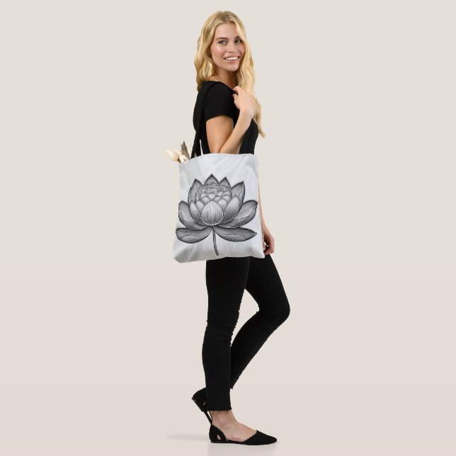 Tote Bag Sacred hand drawn lotus flower, water lily flower (Sur le modèle)