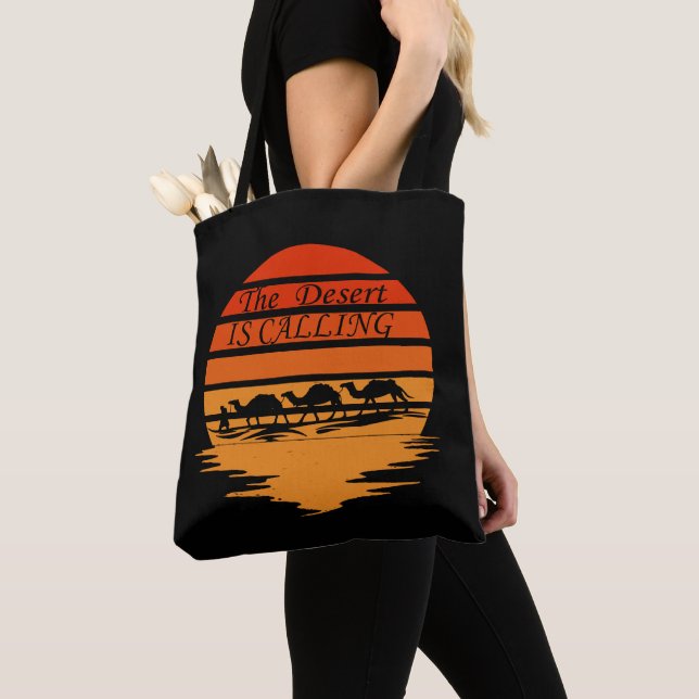 Tote Bag scène du désert avec des chameaux coucher de solei (De près)