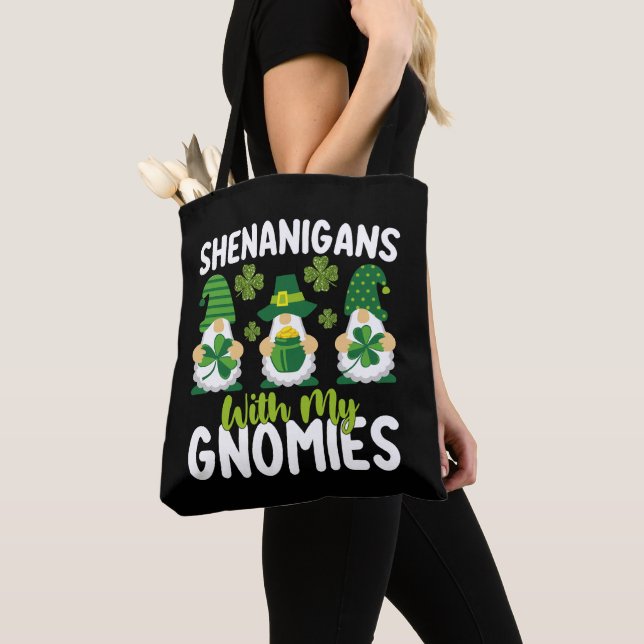 Tote Bag Shenanigans with My Gnome Gnome St Patrick's Day (De près)