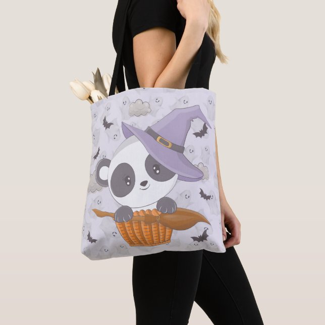Tote Bag Sorcière Panda sorcière violette Casquette Ghosts  (De près)