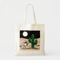 Spike dans un désert illuminé par la Lune