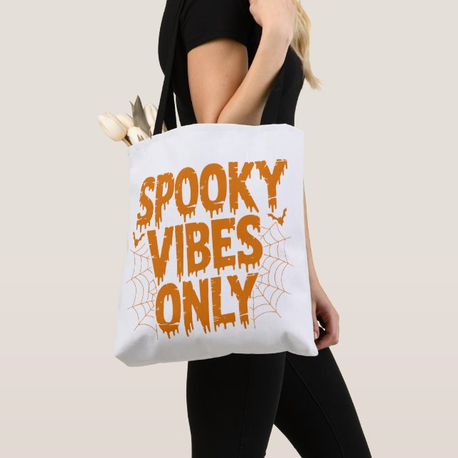 Tote Bag Spooky Vibes Only Halloween (De près)