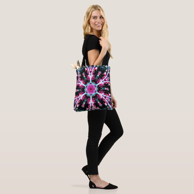 Tote Bag Stellar Kaleid (Sur le modèle)