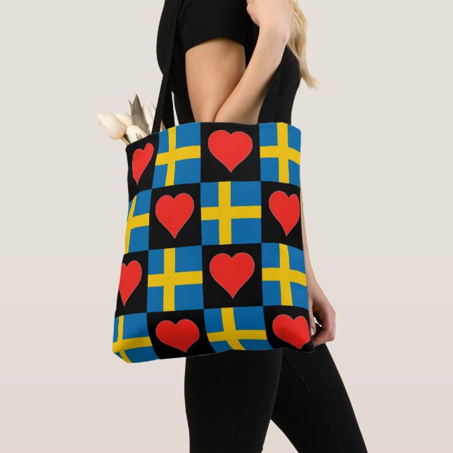 Tote Bag Suède Drapeau Coeur Motif Patriotique Swedish Prid (De près)