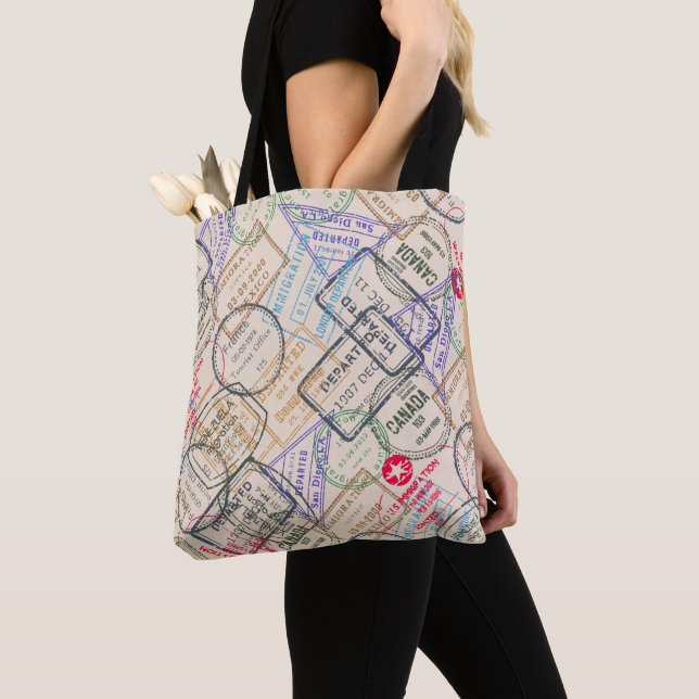 Tote Bag Timbres de passeport thème voyage (De près)