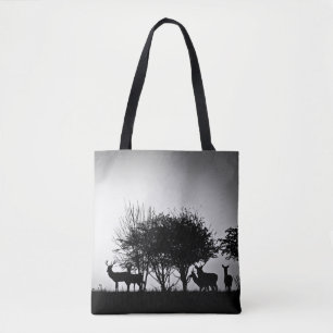 Tote Bag Une image de quelques cerfs communs dans la brume