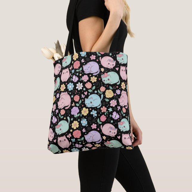 Tote Bag Whimsical Kawaii Pastel Cat and Floral Seamless  (De près)