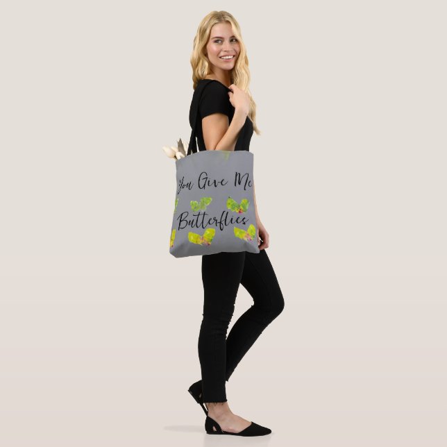 Tote Bag You Give Me Butterflies (Sur le modèle)