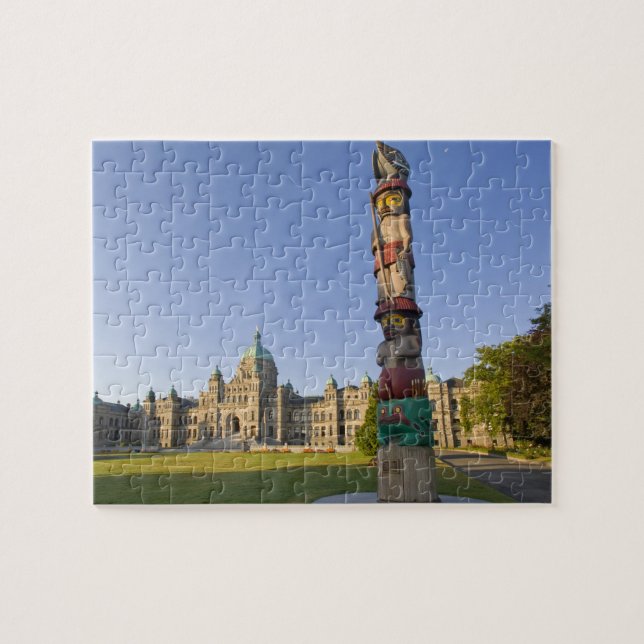 Totem pole at the Parliament building in Jigsaw Puzzle (Horizontal)
