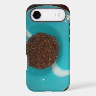 Touche de la mer : Un bol cyan de café
