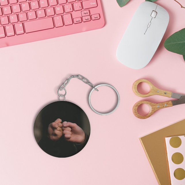  Touching hands keychain (Touching hands keychain)