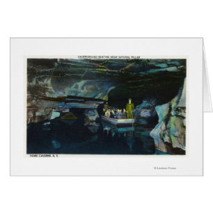 Touristes près de Natural Pillar